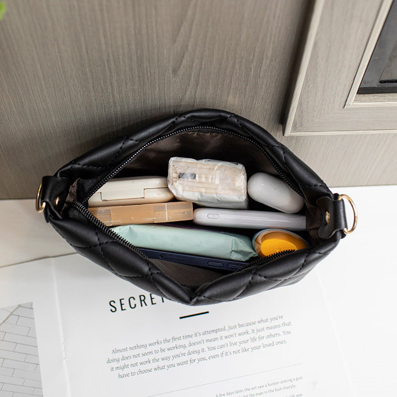 Quilted Bucket Shoulder Bag – Stylish, Soft, and Everyday Chic